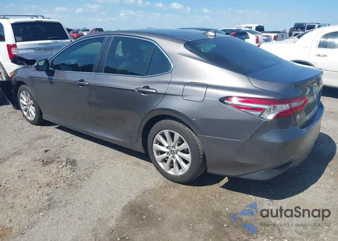 2020 Toyota Camry Le из США, поврежденный, VIN 4T1C11AK2LU367054